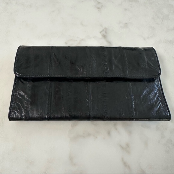 Vintage Eel Skin Black Leather Clutch/Wallet with coin pouch & gold clasp. - Picture 1 of 16